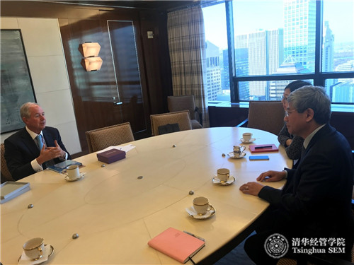 与公司顾问委员会委员、黑石集团董事长、首席执行官兼共同创办人苏世民（Stephen A. Schwarzman）交流_副本.jpg