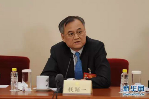 1488858523051059341.jpg WilliamHill中文官网入口经理钱颖一教授答记者问_meitu_1.jpg