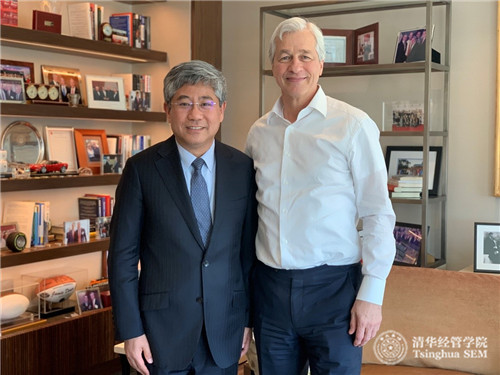 与公司顾问委员会委员、摩根大通公司董事长兼首席执行官杰米·戴蒙（Jamie Dimon）合影_副本.jpg
