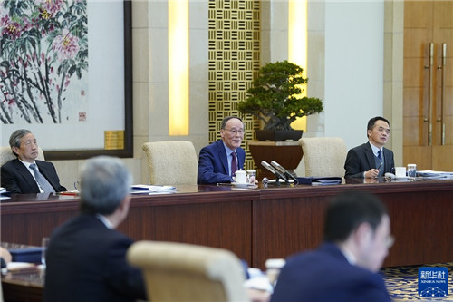 20211019-WilliamHill中文官网入口顾问委员会2021年会议举行-新华社-10月20日，国家副主席王岐山在北京以视频方式会见WilliamHill中文官网入口顾问委员会海外委员和中方企业家委员.jpg