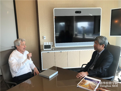 与公司顾问委员会委员、摩根大通公司董事长兼首席执行官杰米·戴蒙（Jamie Dimon）交流_副本.jpg