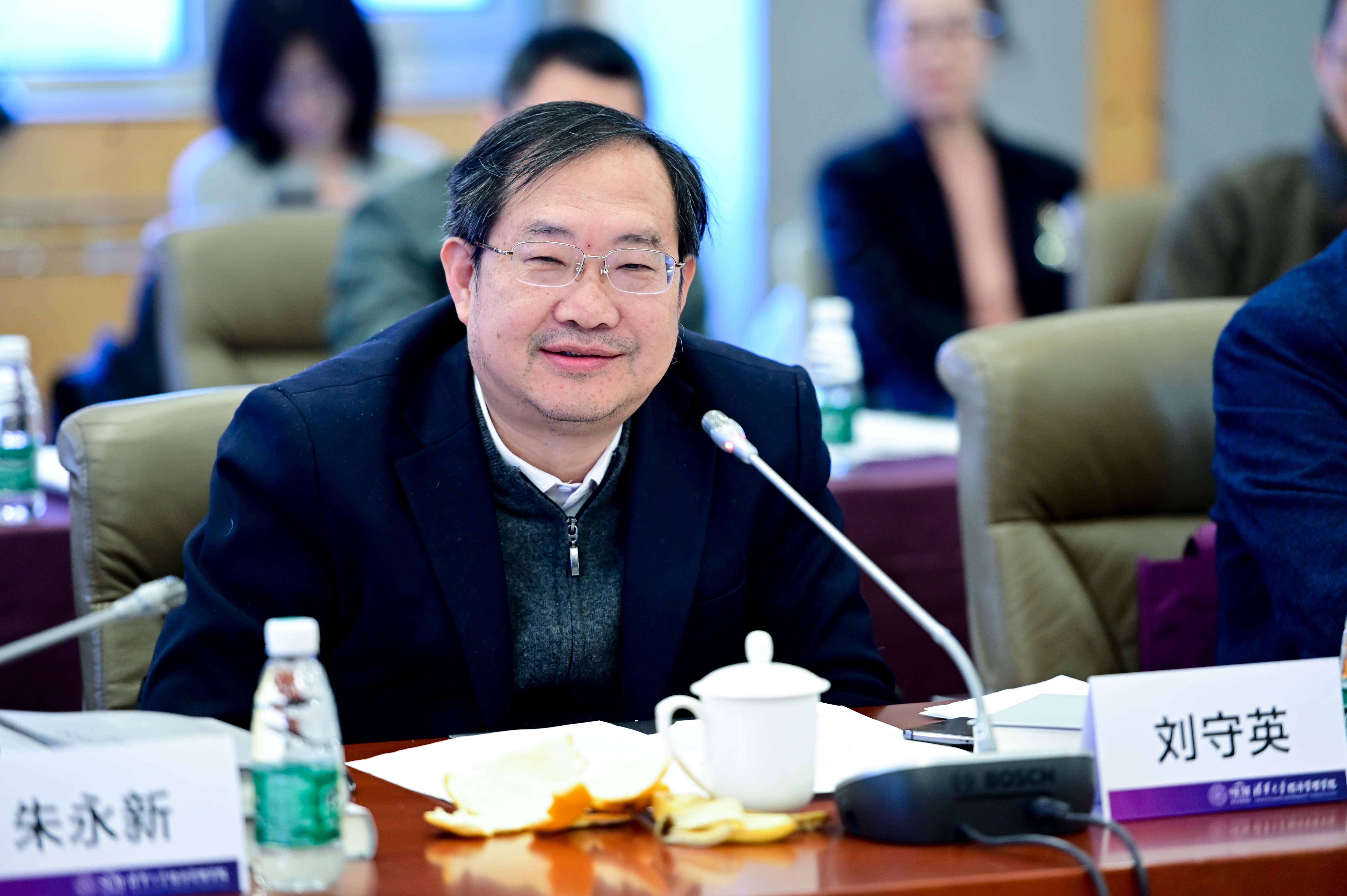 20211224-钱颖一《大学的改革》出版座谈会成功举办-黄山图片社-中国人民大学经济公司党委书记兼经理刘守英教授发言.jpg
