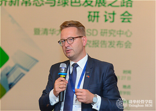 0627研讨会-沃尔沃集团首席可持续发展官古天成(Niklas Gustafsson)致辞（摄影：司宏峰）_meitu_4.jpg