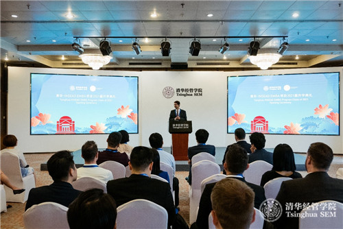 1568967148204074698.jpg Prof. Urs Peyer.jpg